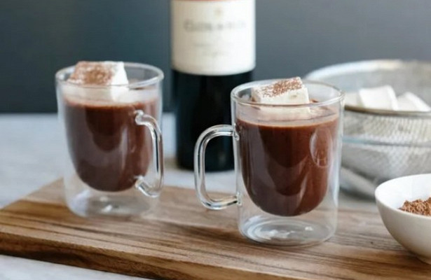 Гарячий шоколадний глінтвейн - найгарячіший тренд цієї зими